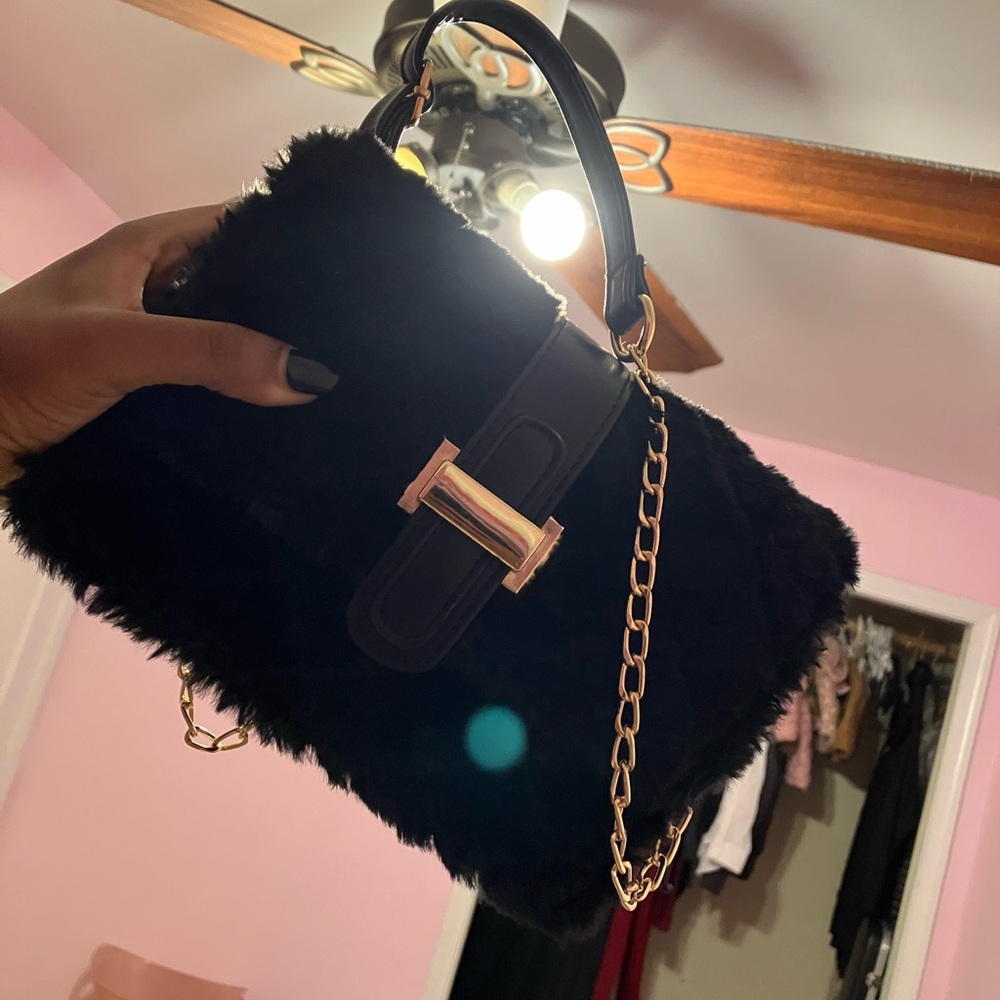 cute bag 🤍. read to be shown off